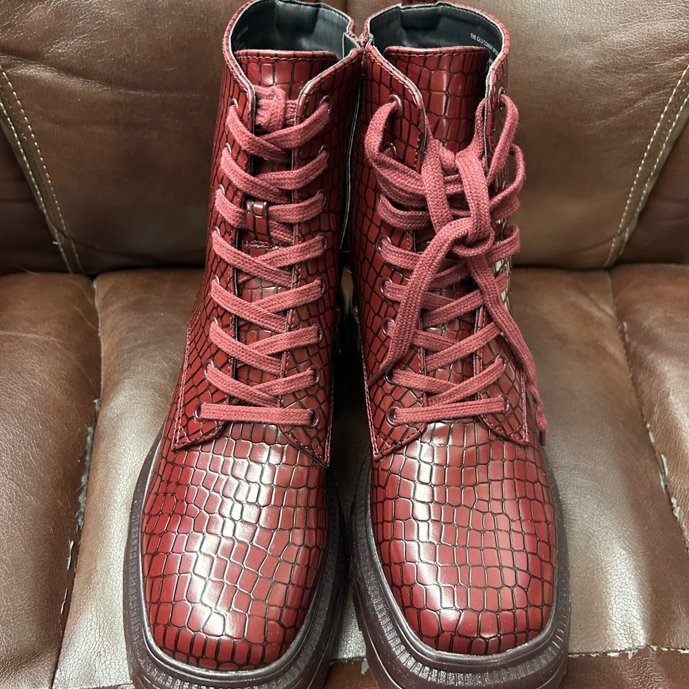 Ankle lace up boots